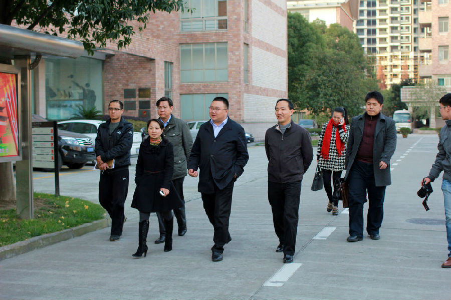 nEO_IMG_朱斌书记来院调研 (4).jpg