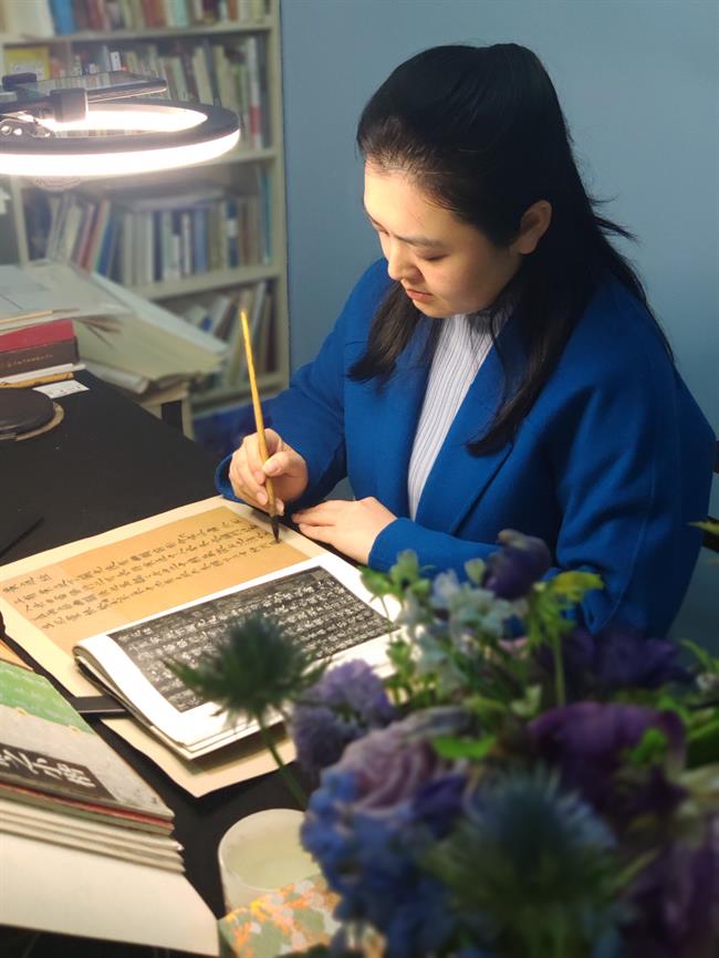 胡晶.jpg
