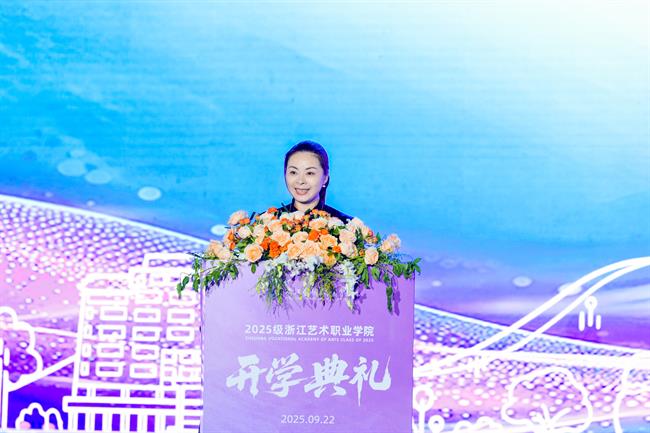 教师代表发言.JPG